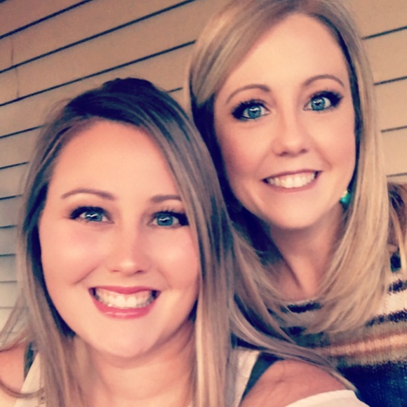 Meet your Posher, Tori - Picture 3 of 3